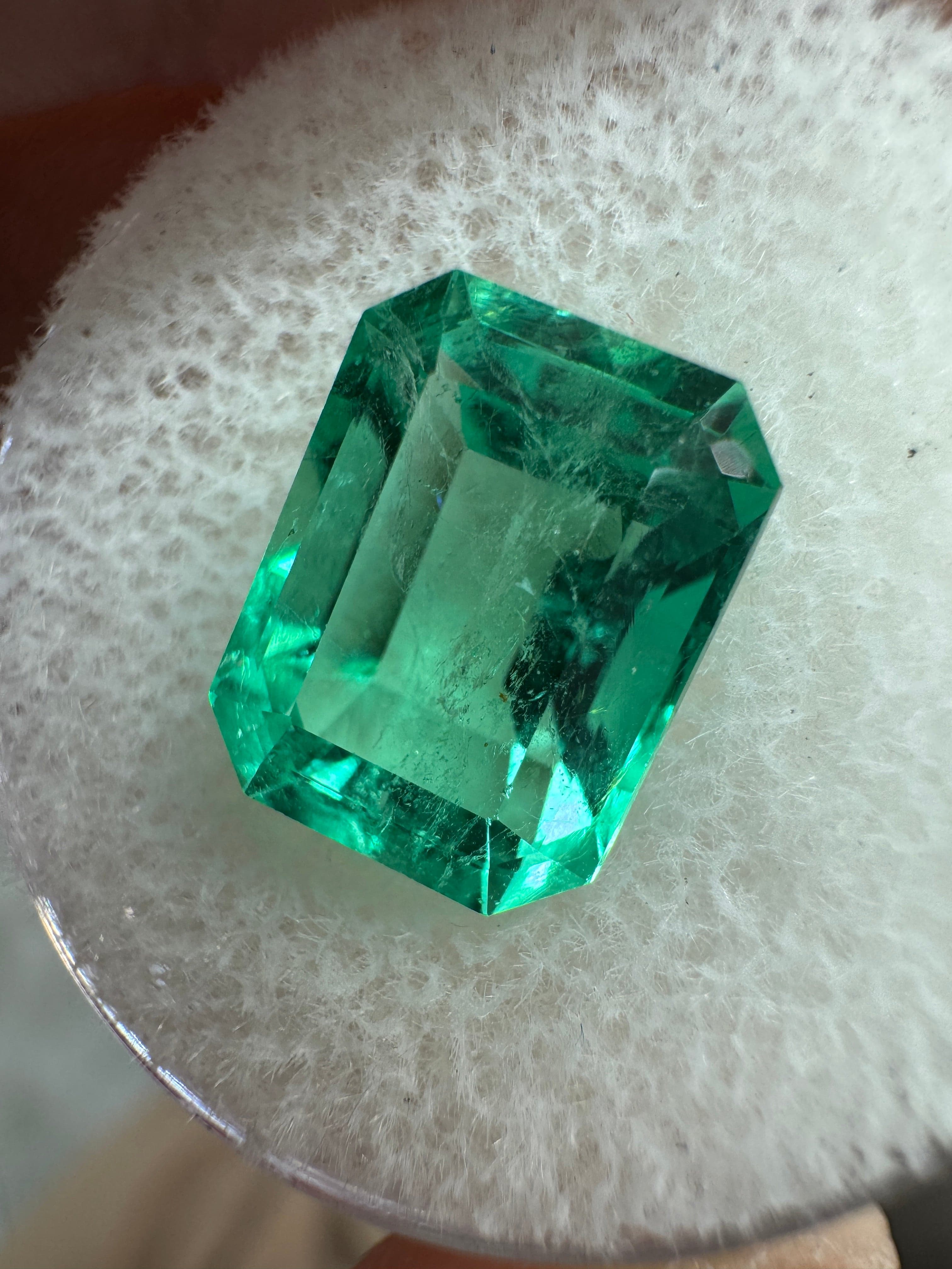 Columbia Emerald (Natural Certified Panna) photo 4